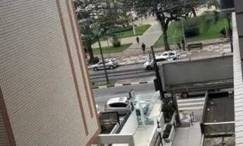 Imagem 4: Apartamento reformado em frente a praia do Gonzaga, vista parcial, 3 dorms