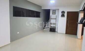 Imagem 6: Sobrado com três dormitórios e quatro vagas de garagem em Veleiros