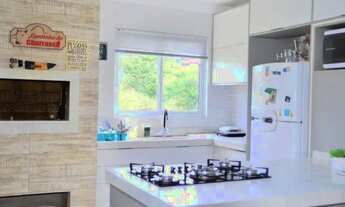 Imagem 7: Casa de condomínio para venda possui 240 metros quadrados com 4 quartos