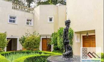 Imagem 2: Casa de Alto Padrão em Condomínio de 4 Dormitórios (533,45m²), 4 Suítes, 5 Vagas. Bairro n