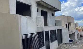 Imagem 1: Excelente casa em arniqueiras, otima localização, 3 qtos com suíte, R$ 650.000