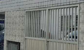 Imagem 3: De 180.000,00 por 120.000,00. APARTAMENTO. CANDEIAS, 02 quartos. More a 200 m da Praia