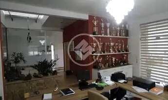 Imagem 7: Casa Ampla no centro de Várzea Grande, com 635m² de área construída possui 5 quartos, send