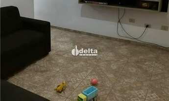 Imagem: Casa disponível para venda no bairro Granada