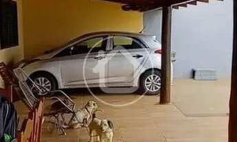 Imagem 2: CASA COM SUÍTE + 2 QUARTOS EM ESQUINA