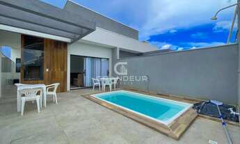 Imagem 2: Casa Moderna em Condomínio com Piscina e Churrasqueira no Balneário Eliana