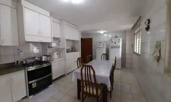 Imagem 5: Sobrado para venda possui 264 metros quadrados com 4 quartos em Setor Leste Vila Nova - Go