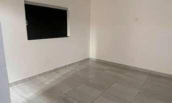 Imagem 5: Casa 3 quartos, 1 suíte, garagem grande, área de serviço e varanda coberta, armários