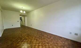 Imagem 4: Apartamento com 2 dormitórios, dependência e 1 vaga no Bairro Menino Deus