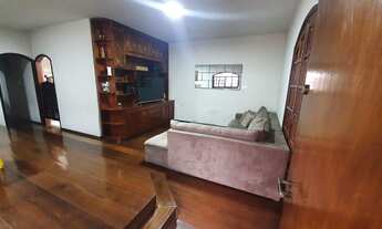 Imagem 4: Casa para venda possui 393 metros quadrados com 4 quartos