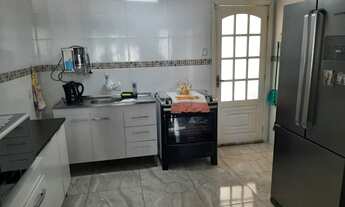 Imagem 2: Casa 3 dormitórios - com pátio, churrasqueira e casa auxiliar