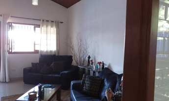 Imagem 3: Casa térrea para venda possui 220 metros quadrados com 3 quartos em Jardim Arpoador - São