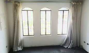 Imagem 2: Sobrado com 2 quartos dormitórios 1 banheiro / Sala de estar e jantar conjunta / cozinha g