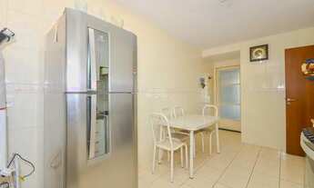 Imagem 7: Sobrado para venda tem 243 metros quadrados com 4 quartos em Hugo Lange - Curitiba - PR