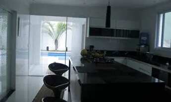 Imagem 4: Casa para aluguel possui 420 metros quadrados com 4 quartos