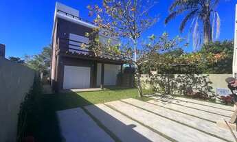 Imagem 4: Casa nova ao lado da praia com vista do mar e ilha do Campeche , 50m da trilha pra praia!