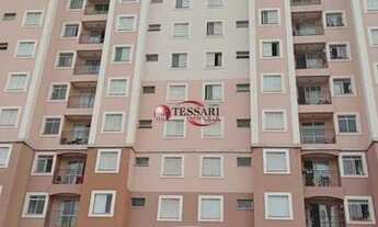 Imagem 2: Aluga apartamento 2 dormitórios com armários, sala de visitas e sala de jantar, 1 w.c com