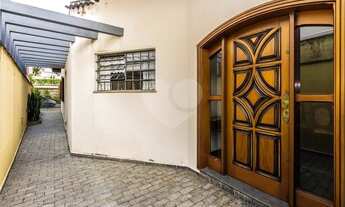 Imagem 3: Casa Térrea na Vila Romana com gramado, ensolarada e segura com 3 quartos e 1 suite! Não p