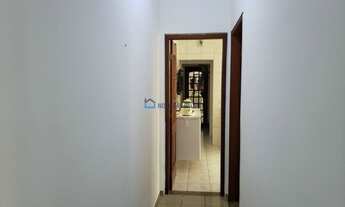 Imagem 3: Metrô São Judas, casa térrea com 3 dormitórios sendo 1 suíte com 2 vagas de garagem