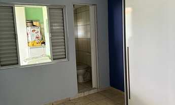 Imagem 4: Casa fundos dois cômodos, banheiro e espaço de lavanderia