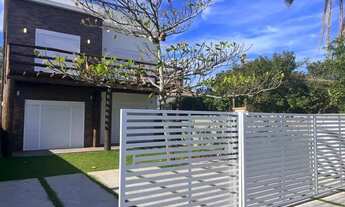 Imagem 7: Casa nova ao lado da praia com vista do mar e ilha do Campeche , 50m da trilha pra praia!