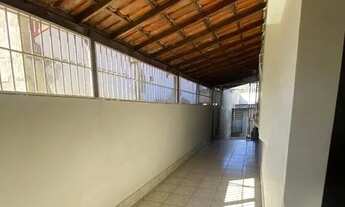 Imagem 4: ÓTIMA CASA TRÊS QUARTOS COM DUAS VAGAS DE GARAGEM