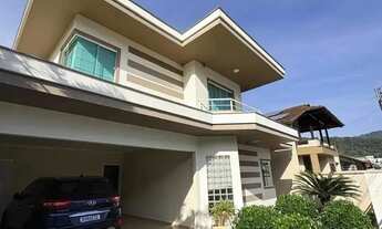 Imagem 4: Casa ampla com 3 dormitórios e 2 vagas de garagem em Jaraguá do Sul/SC