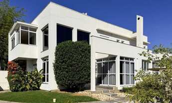 Imagem 2: Casa à venda em Cacupé, área privativa de 444,25m², 6 dormitórios e 8 vagas, R$ 3.550.000