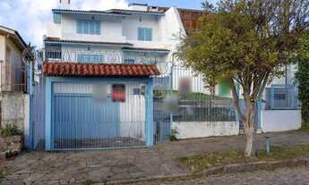 Imagem 2: Casa com piscina em localização nobre no bairro Tristeza com vista para Rio Guaíba