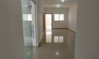 Imagem 2: Cond. Portal dos Pássaros - Casa 3D(Suíte); 2 Banheiros; Quintal; Área Gourmet; 2 Vgs