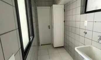 Imagem 6: 3Qtos c/Suíte _ Vieiralves( Próx. Ao Shop Plaza) Semi-mobiliado/ Ótima Localização