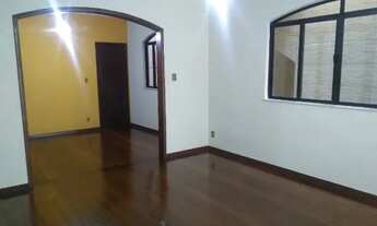 Imagem 7: Casa tipo sobrado no Bairú com três quartos