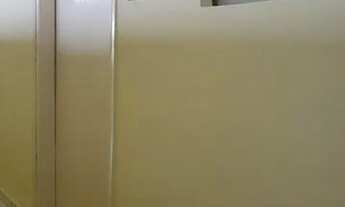 Imagem 2: Quarto semimobiliado no centro, livre de custos, $ 700,00