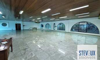 Imagem: Prédio comercial com 700 metros próximo