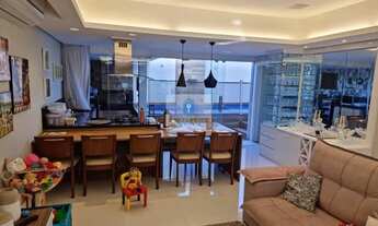 Imagem 5: CASA 100% MOBILIADA EM BURAQUINHO, 4 SUÍTES, PISCINA PRIVATIVA E 2 VAGAS DE GARAGEM