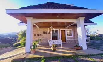 Imagem 5: Casa de condomínio para venda possui 365 metros quadrados com 4 quartos