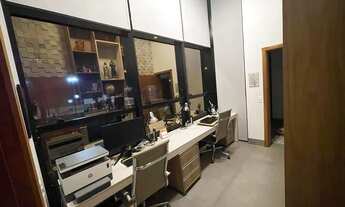 Imagem 3: Casa de condomínio para venda tem 350 metros quadrados com 4 quartos