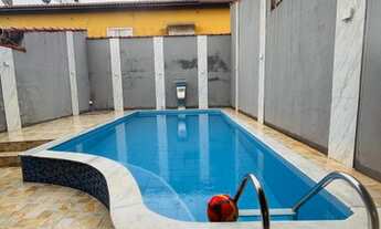 Imagem: Casa à venda com 2 dormitórios e piscina