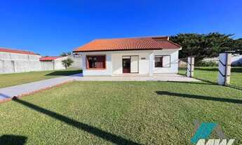 Imagem 1: Casa em laje com 02 terrenos, no Centro de Imbé