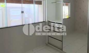 Imagem 4: Casa residencial disponível para venda no bairro Jardim Veneza em Uberlândia-MG