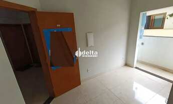 Imagem 2: Apartamento com 2 quartos sendo 1 suíte disponível para locação bairro Santa Mônica em Ube
