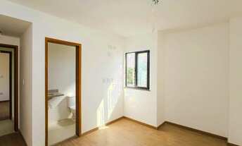 Imagem 7: Um 2 suítes que traz conforto, privacidade e uma boa localização para venda