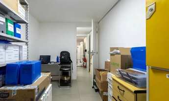 Imagem 5: Sala comercial de 196m² com 4 banheiros e 2 vagas de garagem no Jardim Paulistano, SP