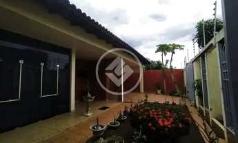 Imagem 3: Casa Ampla no centro de Várzea Grande, com 635m² de área construída possui 5 quartos, send