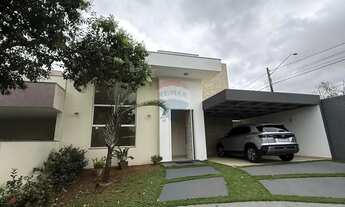 Imagem: Casa térrea em condomínio fechado para