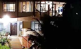 Imagem 7: Casa de condomínio para venda tem 280 metros quadrados com 4 quartos