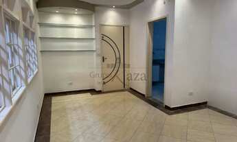 Imagem 2: Imóvel para aluguel possui 223 metros quadrados com 3 quartos