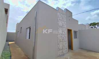 Imagem: Casa á venda com 2 dormitórios e suíte