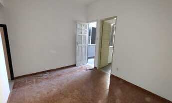 Imagem 2: Casa de vila para venda tem 40 metros quadrados com 1 quarto em Bento Ribeiro - Rio de Jan