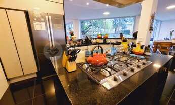 Imagem 5: Casa de condomínio para venda tem 580 metros quadrados com 6 quartos